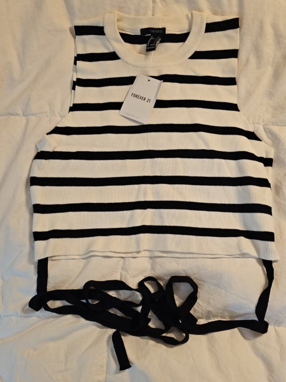 Forever 21 Cropped Sweater Tank Top, Black/White, Size Large (Juniors)